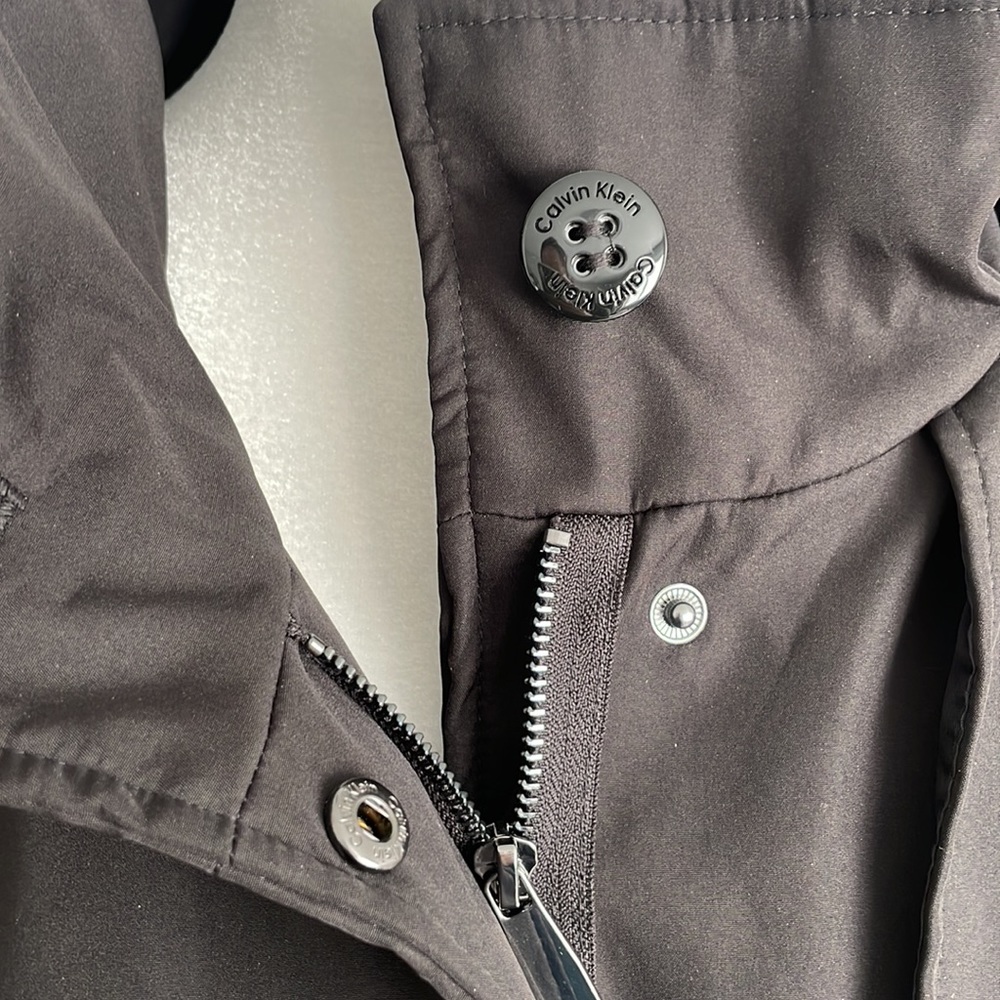 NEW Calvin Klein Softshell Jacket ๐ค - Picture 3 of 15